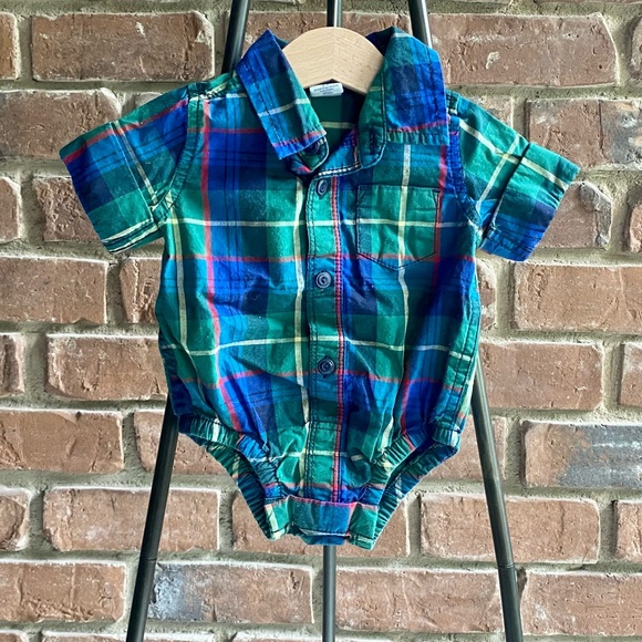 0-3M Like New! Gap Blue and Green Plaid Bodysuit - Picture 2 of 3